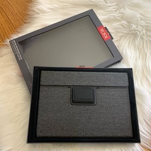 tumi ipad 9.7 case